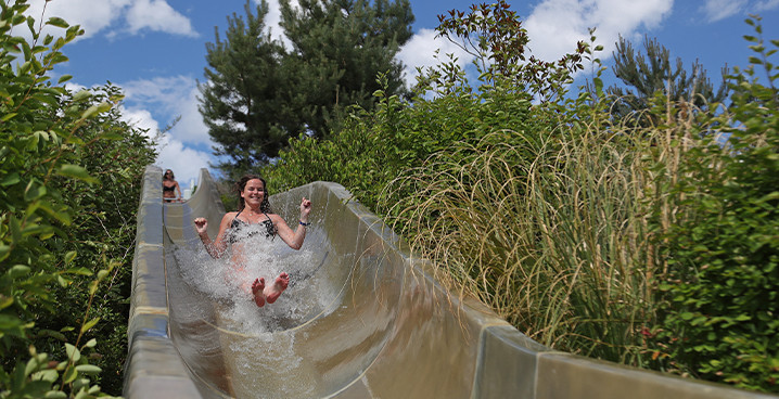 Toboggans extérieur parc aquatique UCPA Vitam